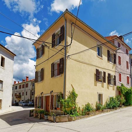 Apartments Viola By Rent Istria Momjan Kültér fotó