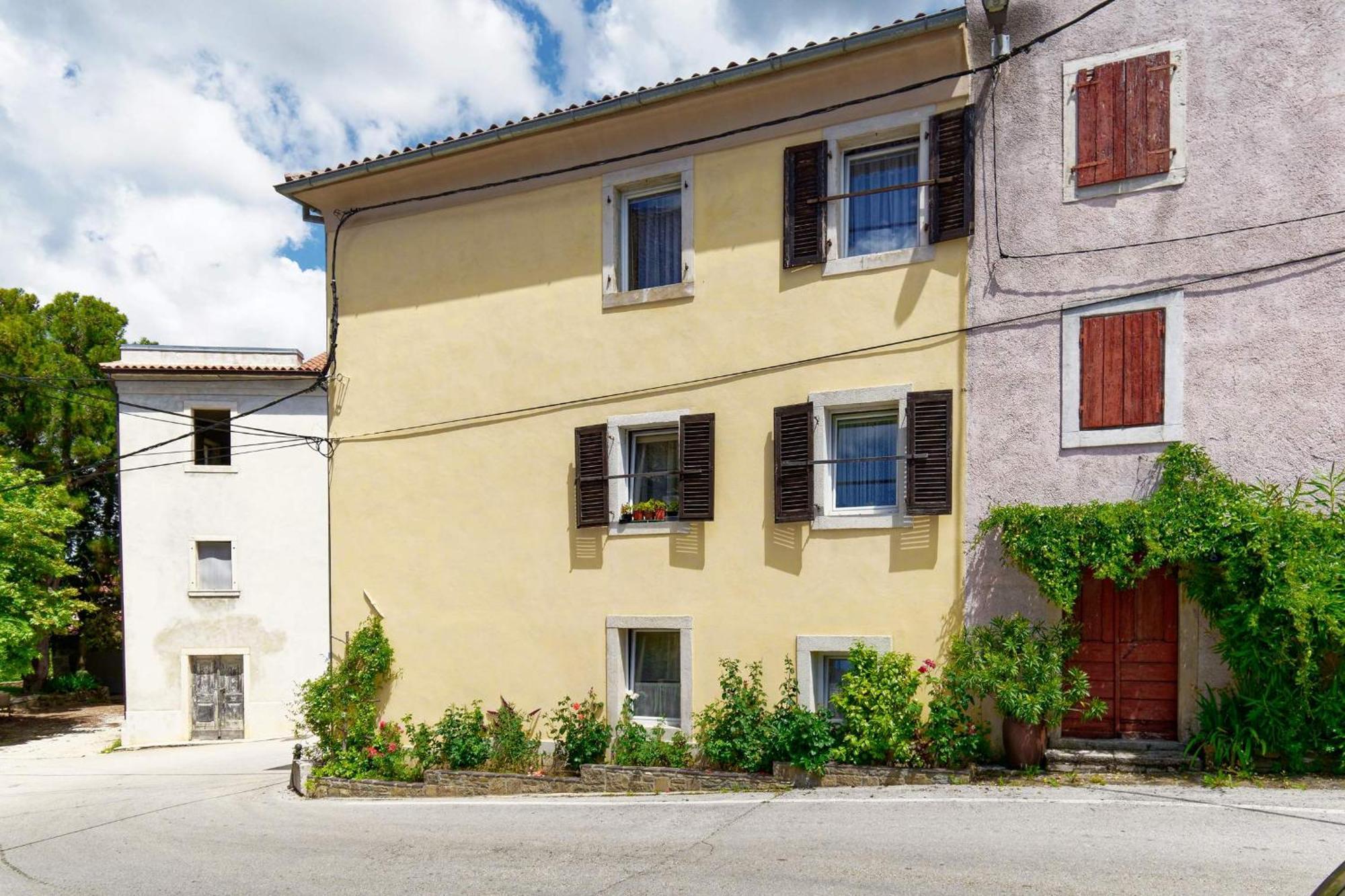 Apartments Viola By Rent Istria Momjan Kültér fotó